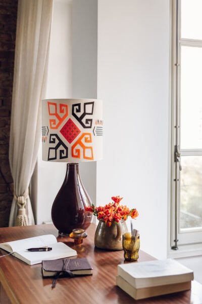 Rug Motif Bej Nakışlı Abajur