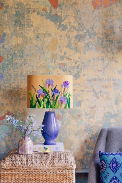 Iris Flowers El Nakışlı Abajur